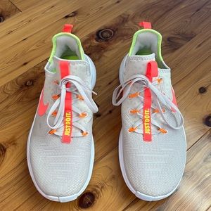 Women’s Nike free tennis shoes